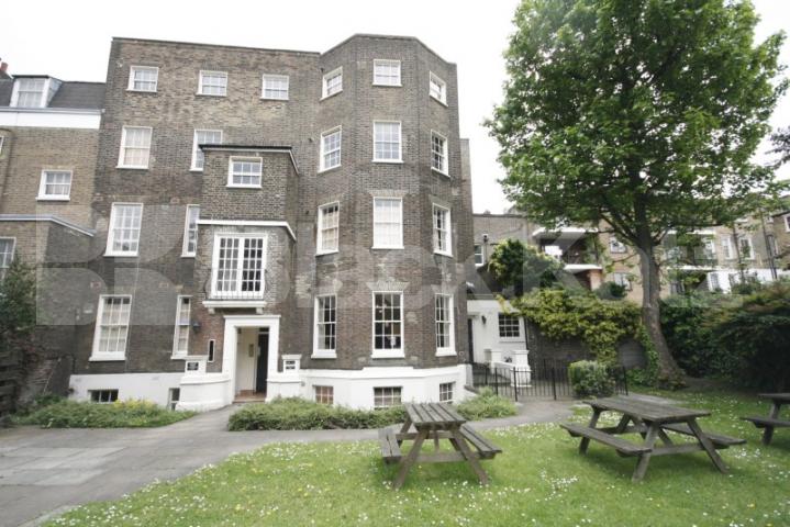 			3 Bedroom, 1 bath, 1 reception Apartment			 Slievemore Close, Clapham High Street